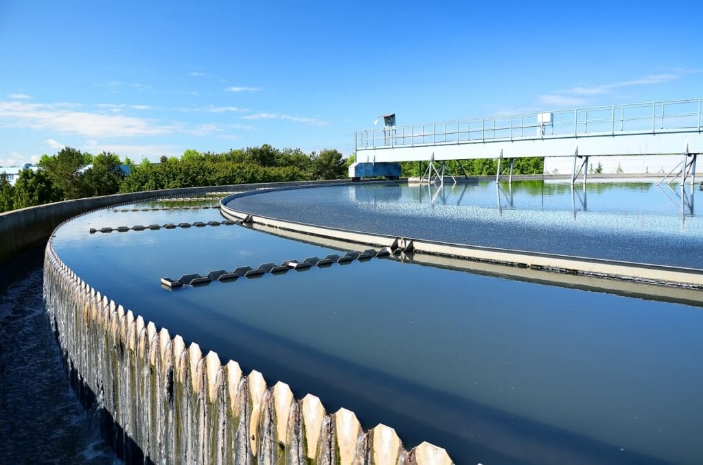 A beautiful water surface with machines